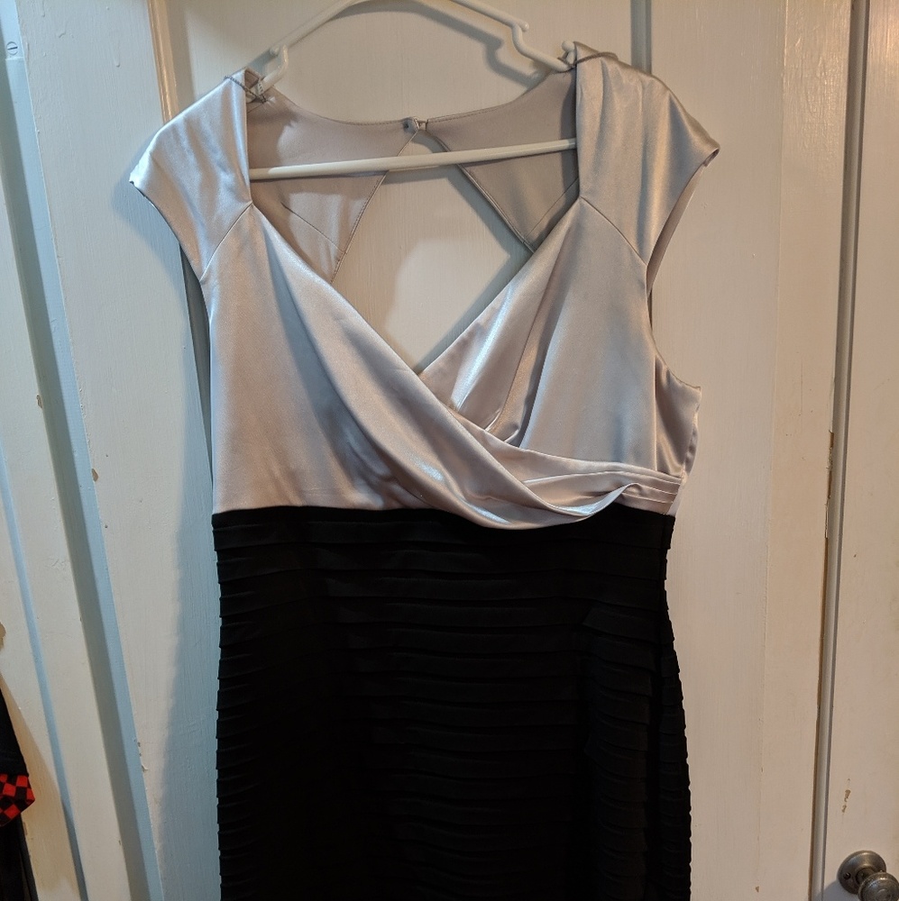 London Times Black and White Dress
